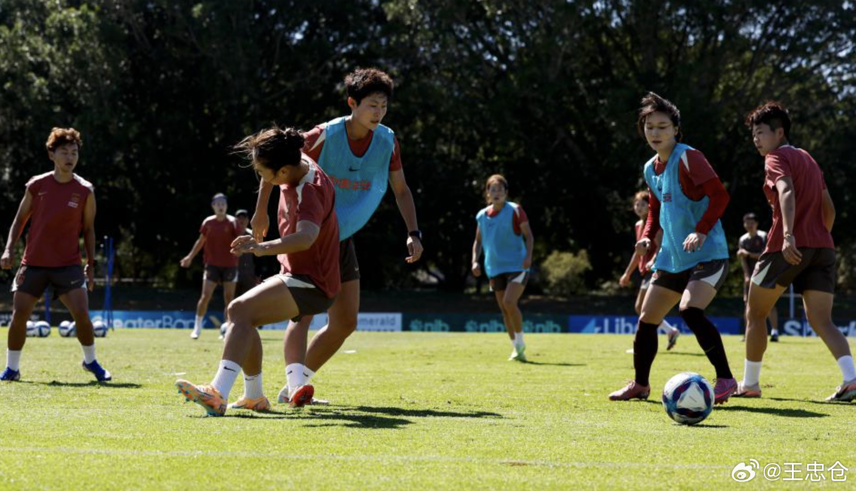 中国女足中国女足VS孟加拉女足 第一场打小组赛最弱的对手，有升6球的趋势，能打几