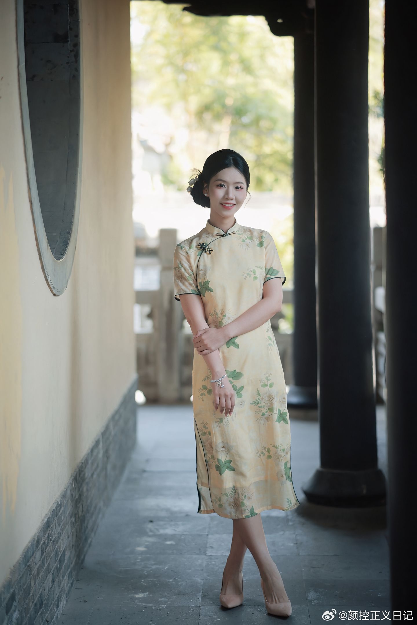 轻熟女神范儿美女