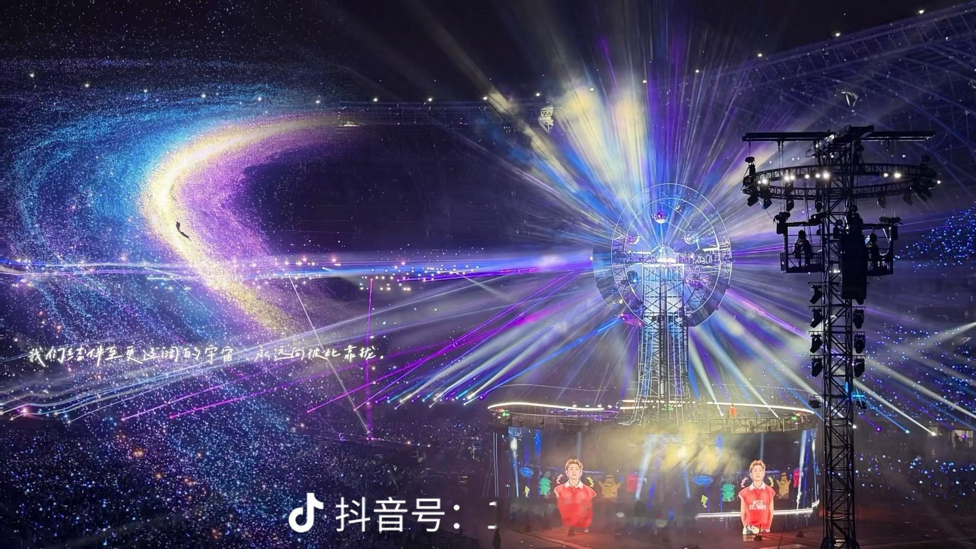 太美了吧！cr  logo 