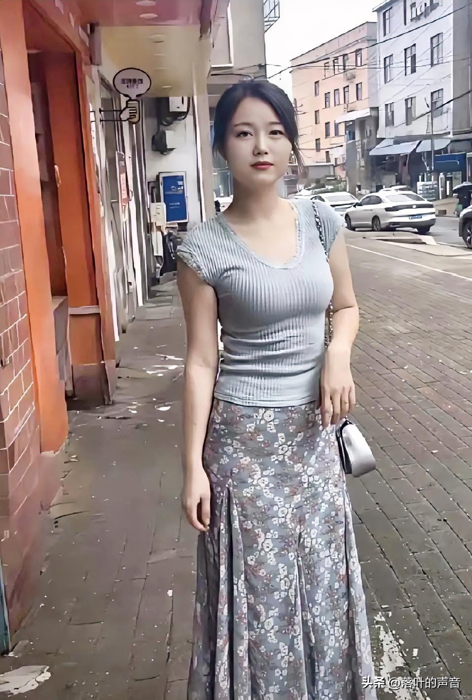小编说，这是他姑妈给他介绍的对象，是民办幼儿园老师，要求38.8万彩礼，值得吗？
