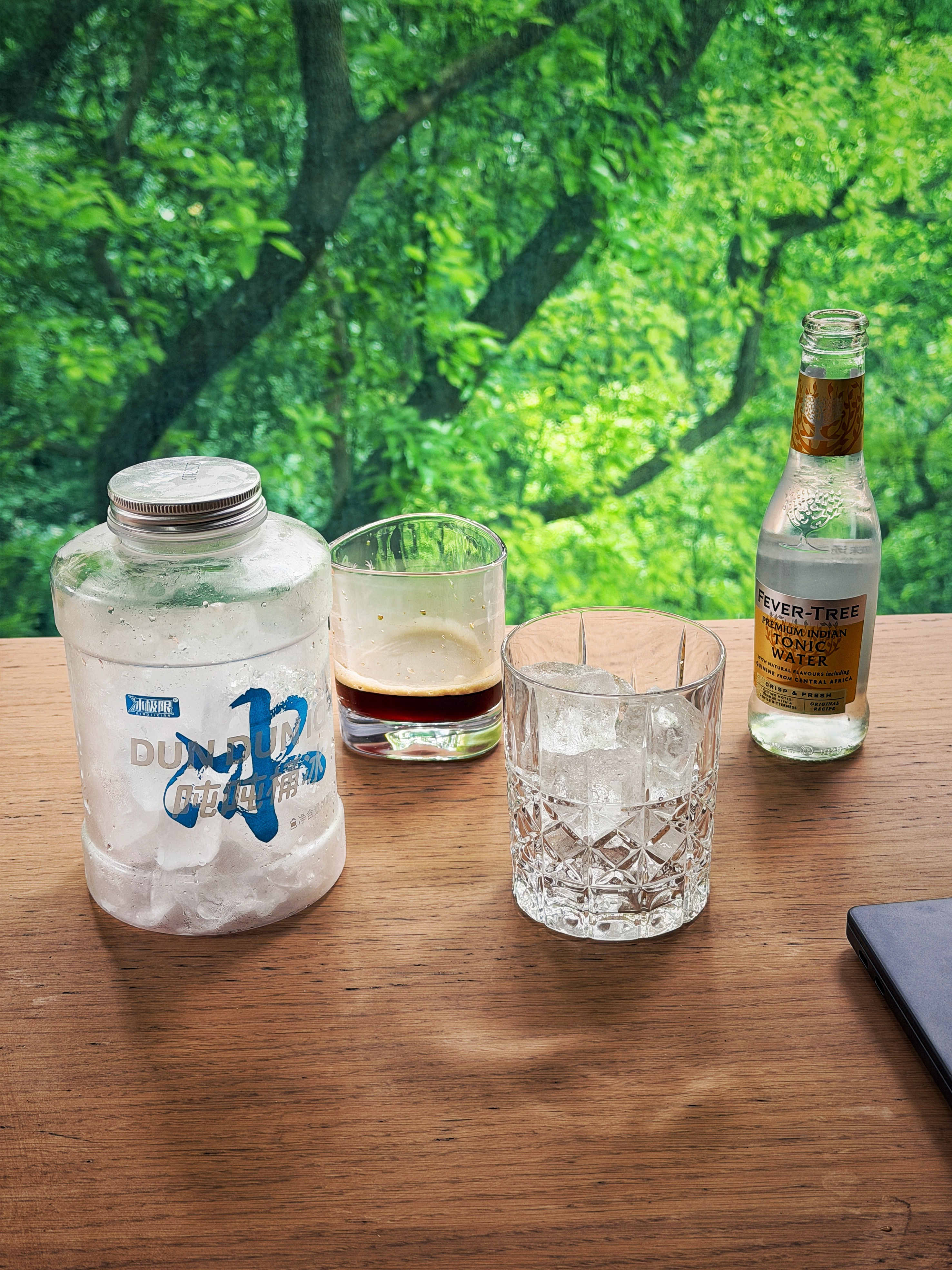 继马提尼🍸和尼格罗尼🥃之后，我现在开始研究汤力美式🧊☕️。今天专门买了来自
