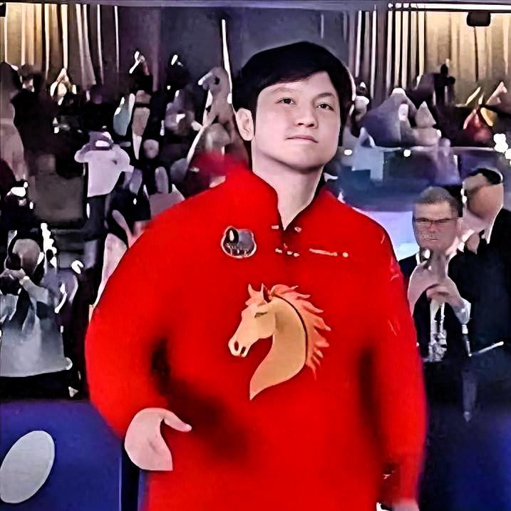 如何评价樊振东的马年中国风战袍樊振东马年中国风战袍，是传统美学+运动功能+文化传