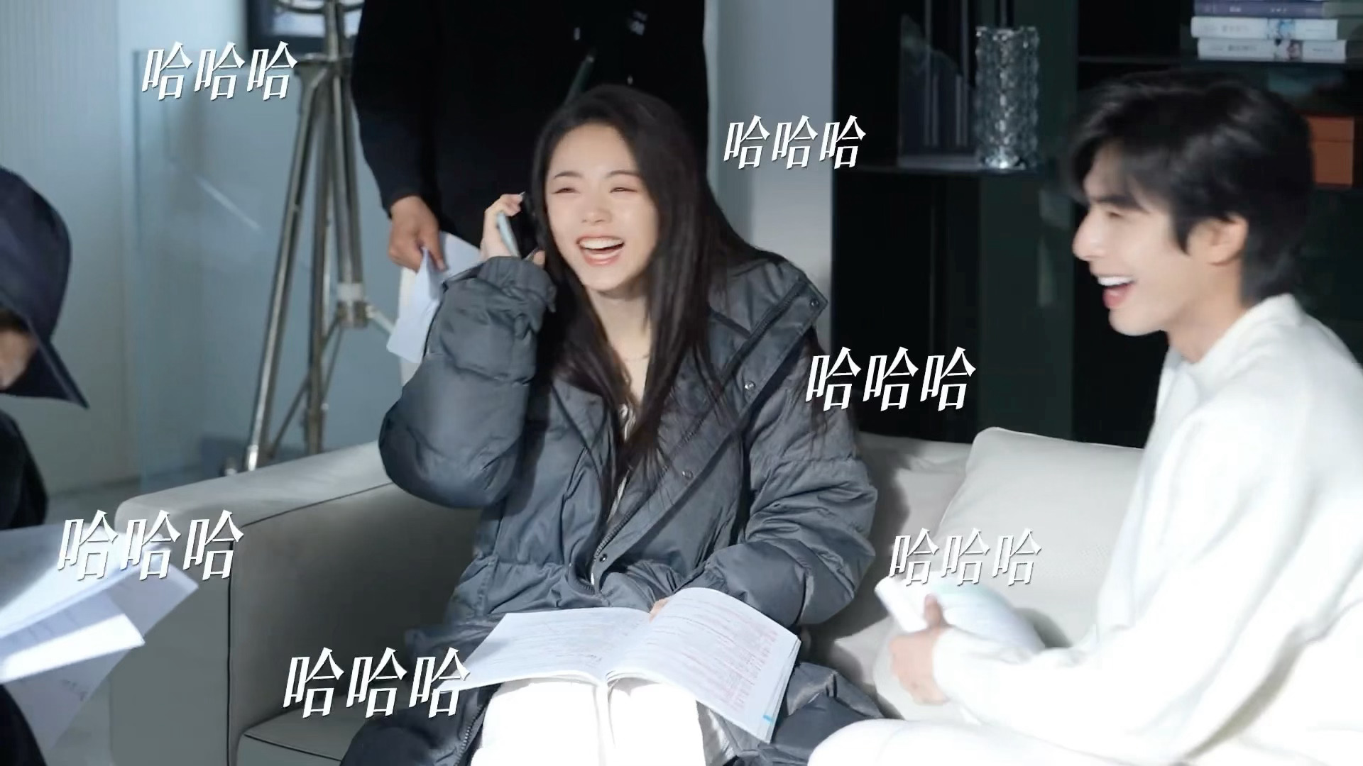 就这样跟着笑起来骄阳似我