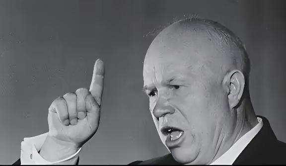 赫鲁晓夫对中国三大贡献：将斯大林时期赖着不给的旅顺港归还、为中国提供百万吨粮食，