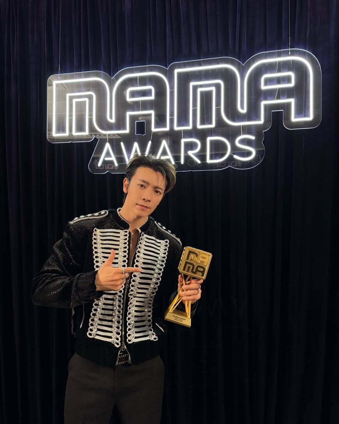 (补更)“CB百蓝_。251213李东海 IG更新：🏆 