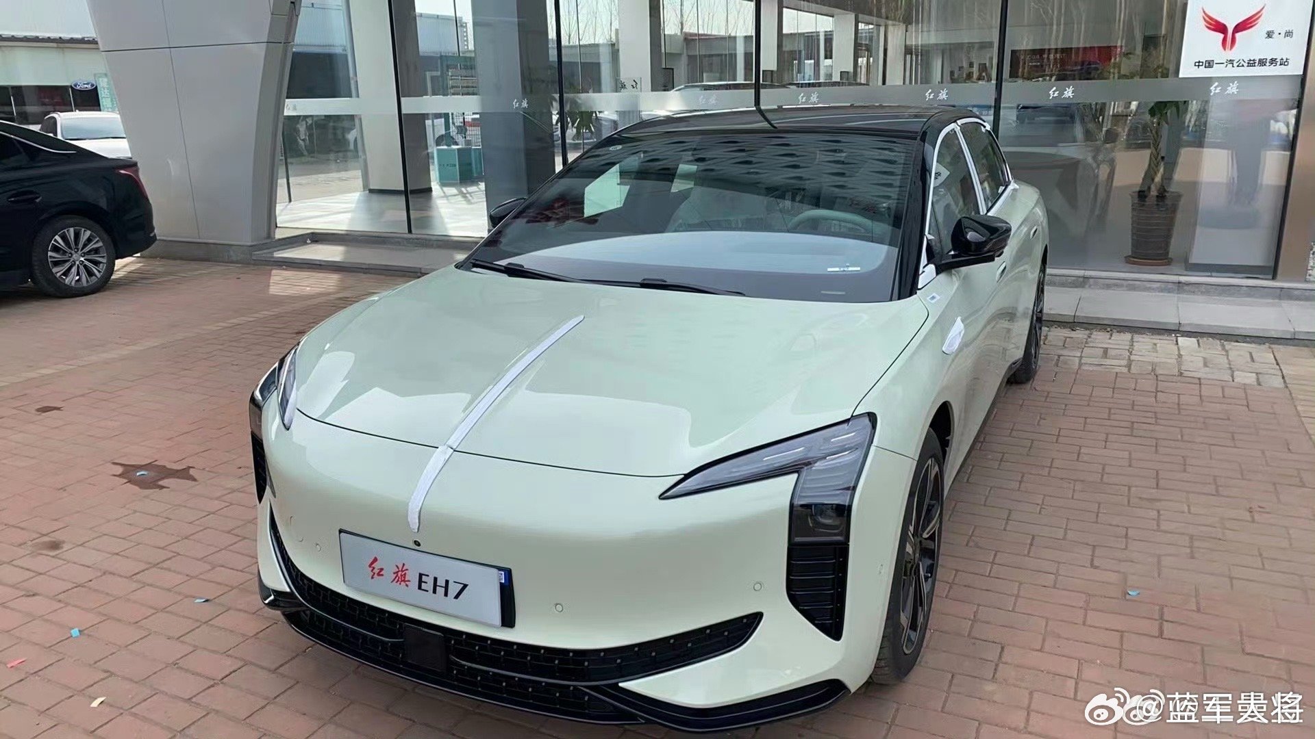 王曼昱提车 一帆风顺！王曼昱喜提爱车，我可以给你当司机吗？管三餐就行！ 