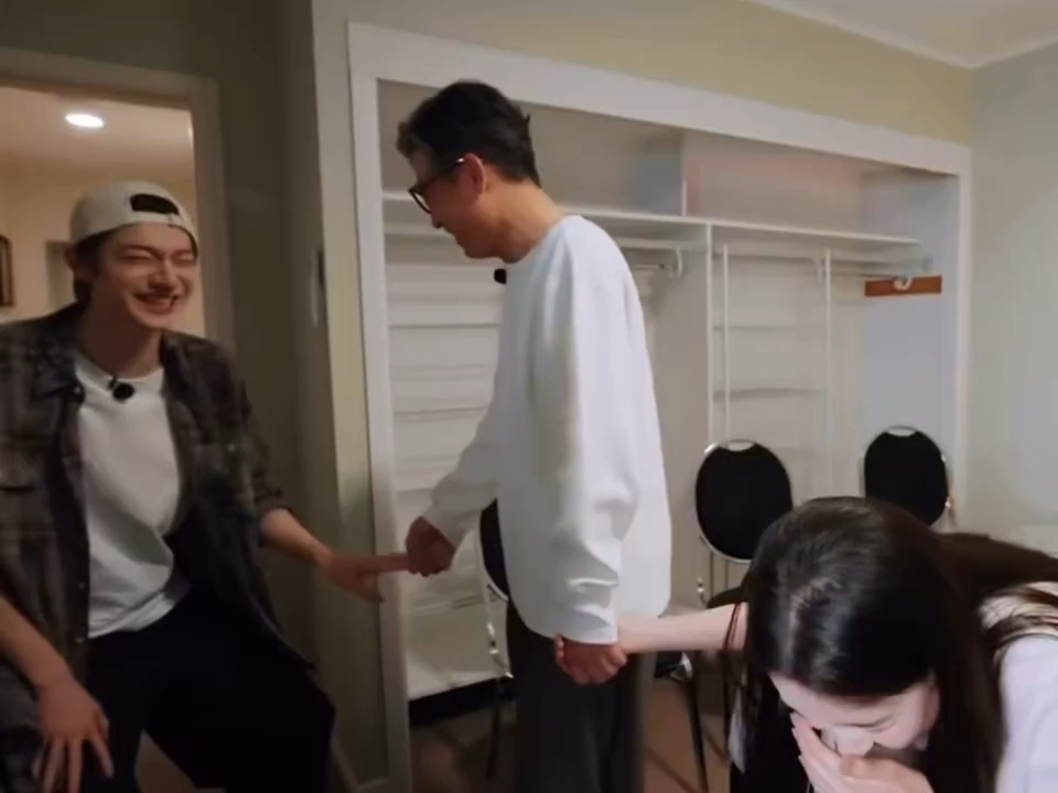 林一王玉雯笑成这样已经是痛苦了李乃文林一王玉雯三进三出分贝厨房三大搅屎棍实锤！反