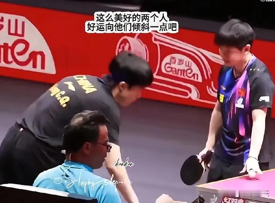 莎莎说：“他站在我身边，我心里就特别踏实。”这话越品越有分量！
 
那天大头明明