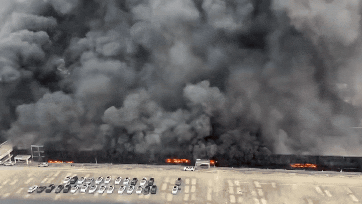 4月14日深圳比亚迪工厂火灾！
起火的是闲置立体车库，烧的都是试验车、报废车，没