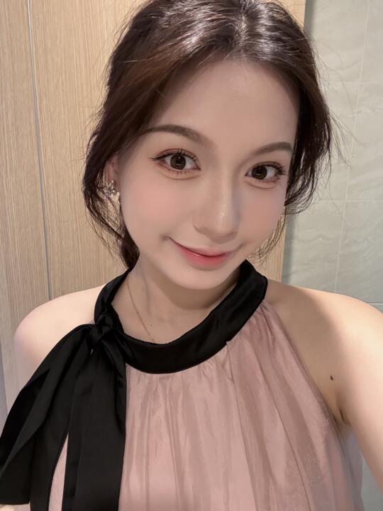 怎么脸肉嘟嘟的