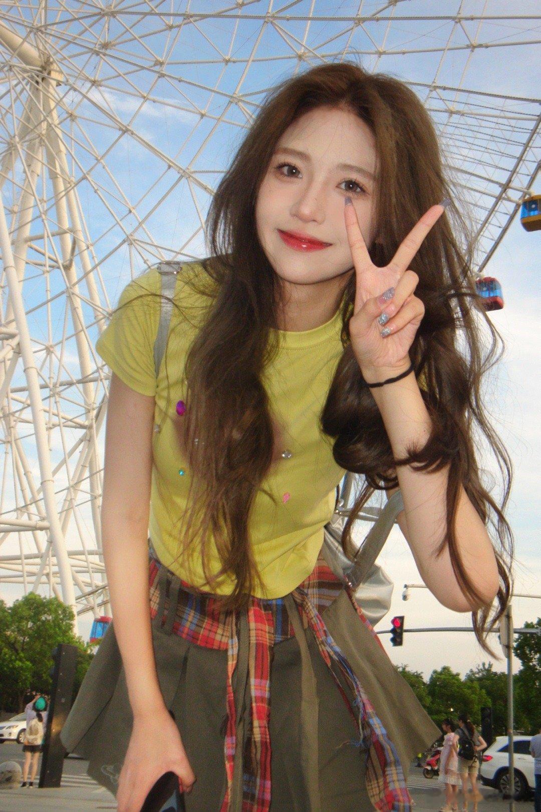 嘿嘿🎡捏 ​​​