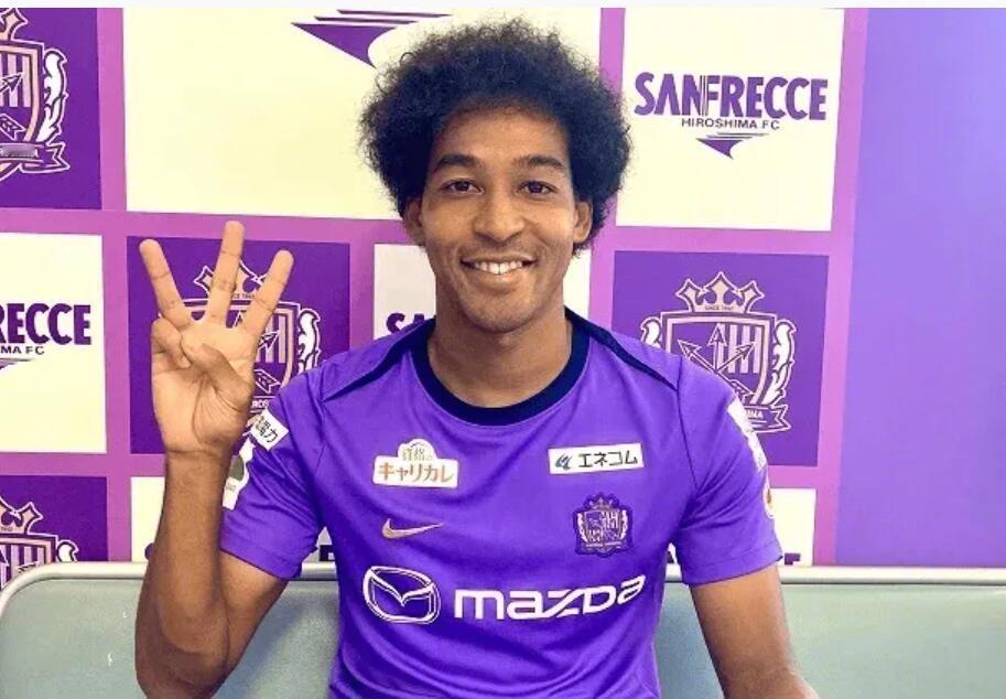 亚冠精英联赛小组赛，成都蓉城主场迎战广岛三箭。赛前，广岛三箭社媒放出了球队前锋热