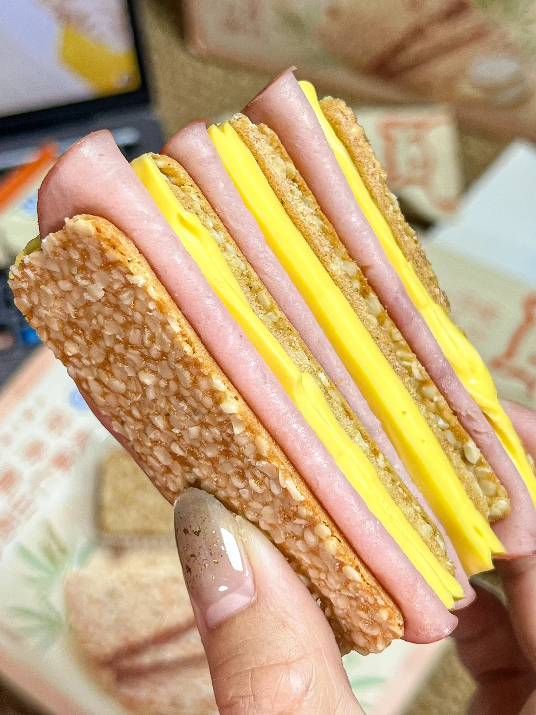 到底是谁发明的！神仙脆片夹芝士火腿太香了