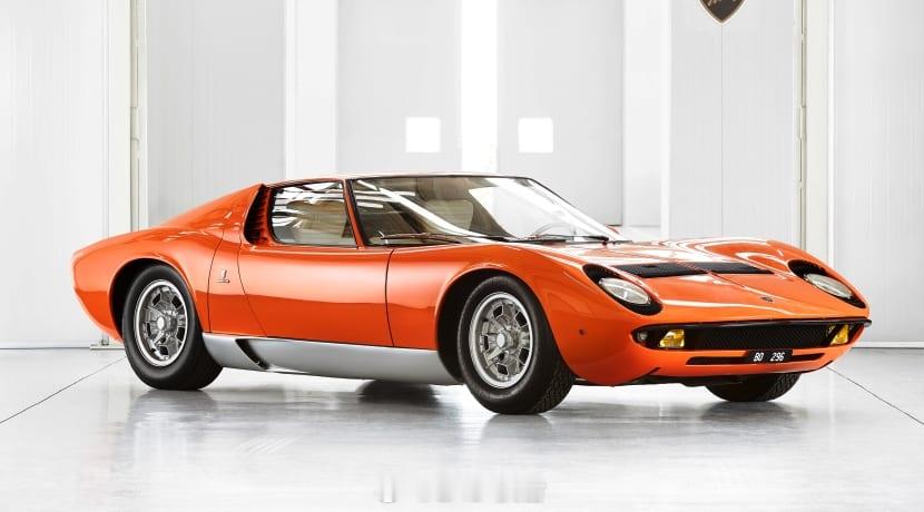 兰博基尼  ，银幕里的顶级财富符号无数经典大片的标配哪款车型最让你印象深刻？欢迎