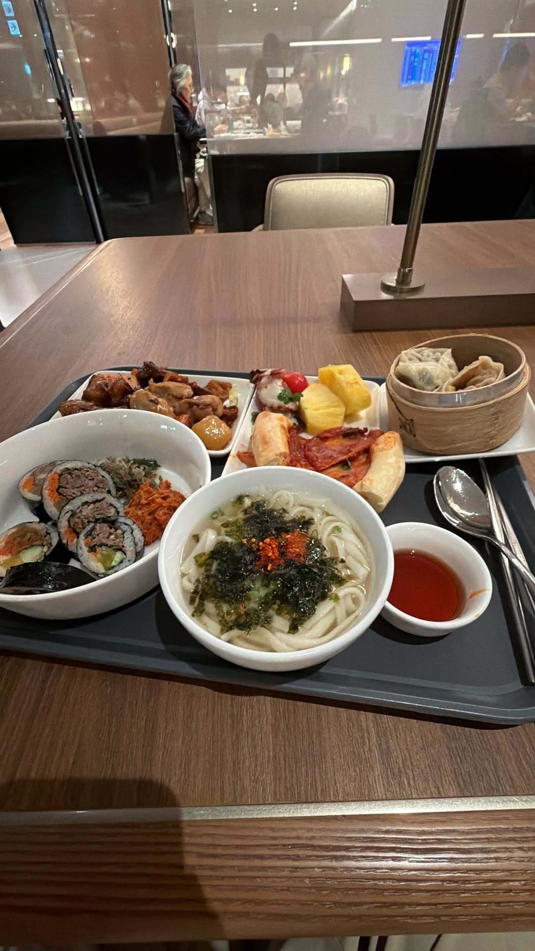 “CB百蓝_。260320利特 ins story更新： 