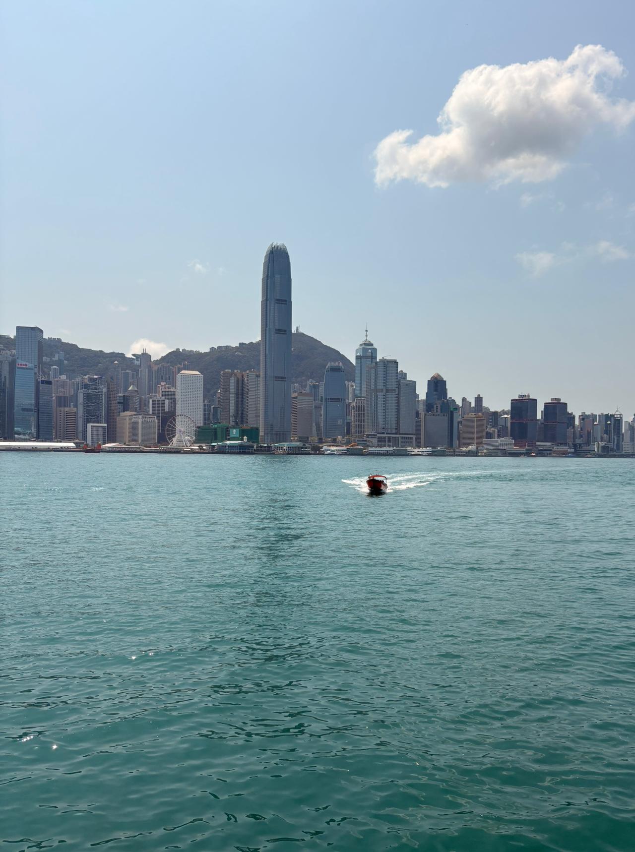 现在又到了高考生报志愿的时候了，
我把之前的一些经验分享一下吧。

五年前我家孩