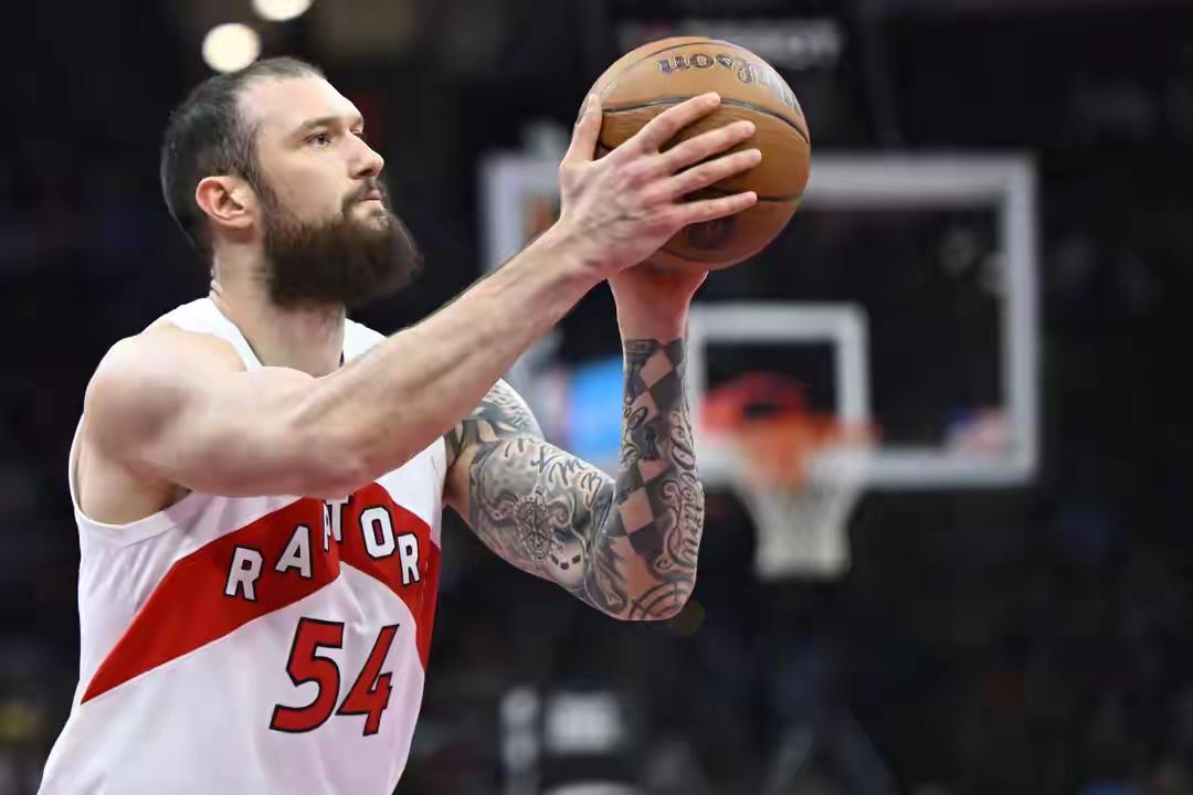 如此优秀的球员
在马刺米奇就是不会用
打球积极有头脑
在马刺尽然没有位置

11