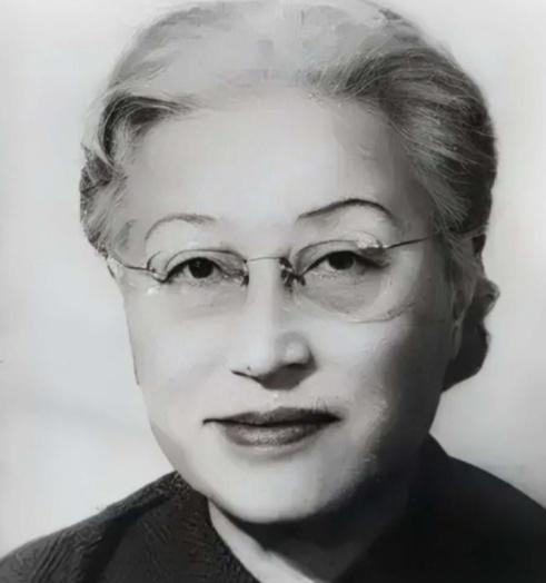 1971年，84岁的蒋介石收到了前妻陈洁如的遗书，书信中寥寥数语，道尽了这个女人