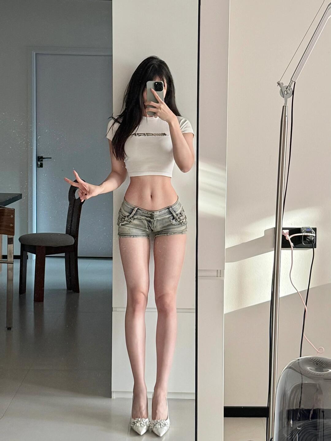 164 48kg终于养成了又细又有线条感的腿！🥹