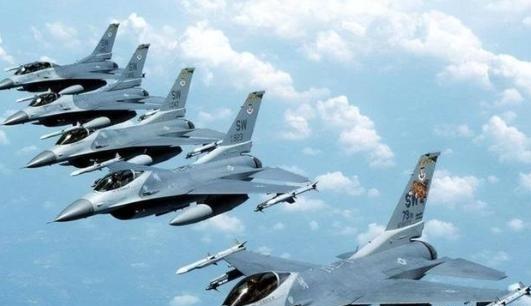 如果中美开战，美军会不会全面轰炸中国？这么说吧，只要美军轰炸机敢来到中国，东风快