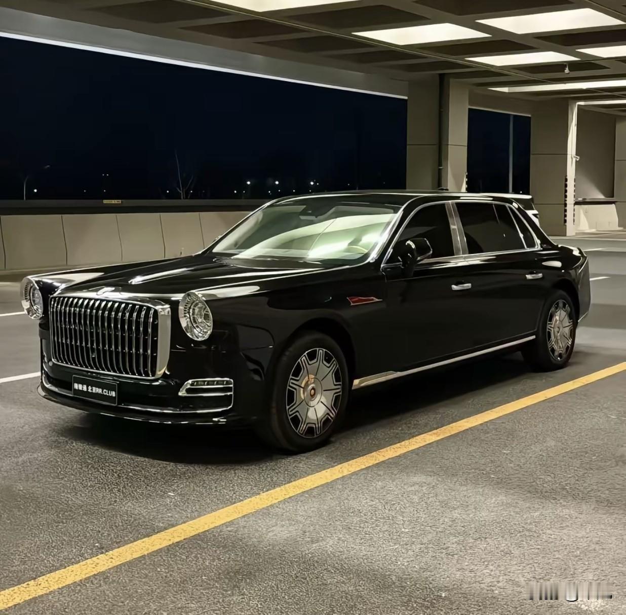 朋友问我，红旗国礼七百多万，值不值？我说，这问题本身就不对。

这车长近6米，气