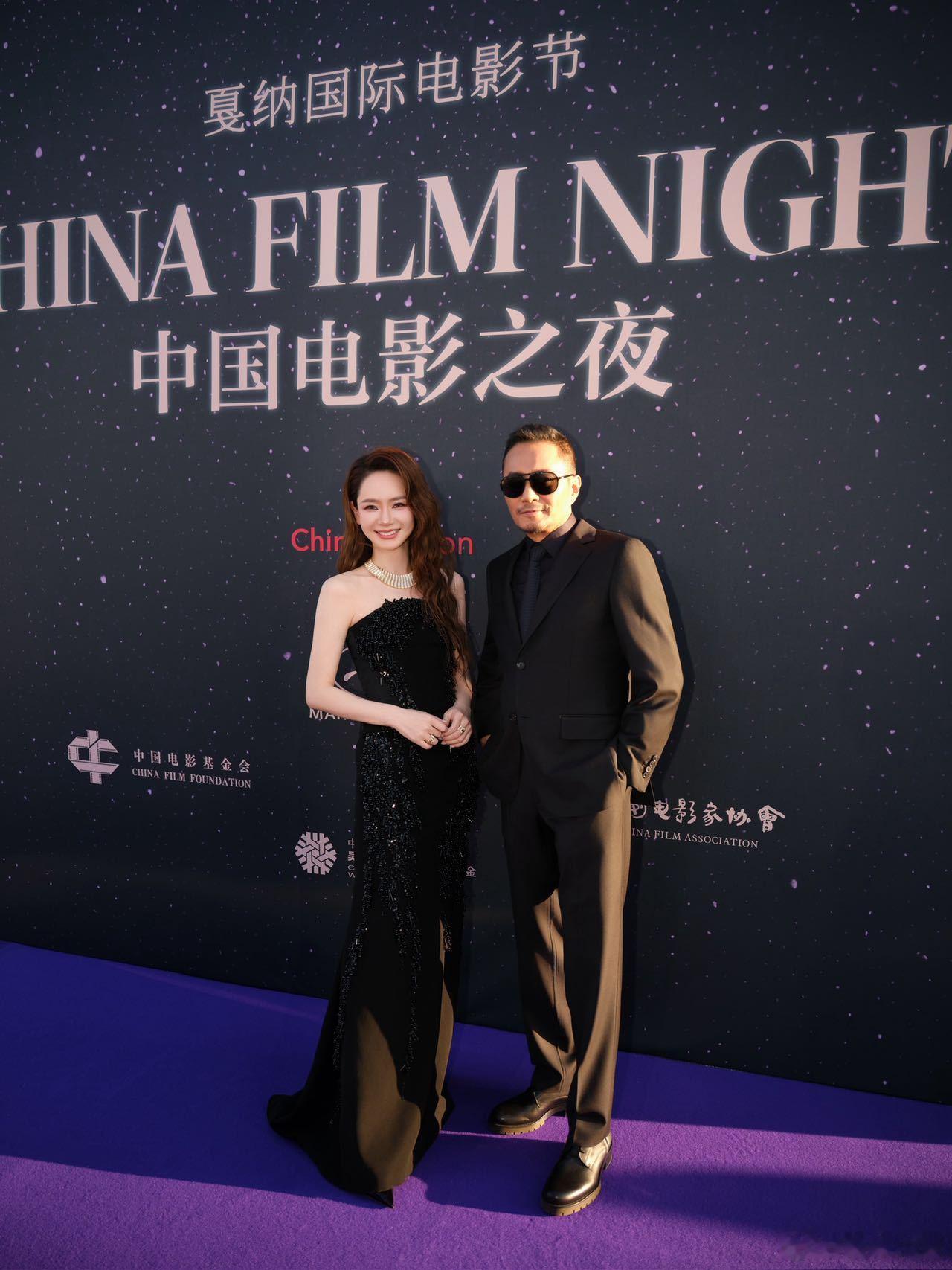 戚薇张涵予九年后再合体 救命，九年前看《追捕》我还是个学生，现在居然在戛纳红毯看
