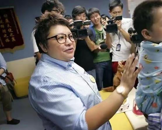 捐助的救护车长期闲置，还要捐后期维护费吗？这样的捐助扶不起来，也发挥不了作用。捐