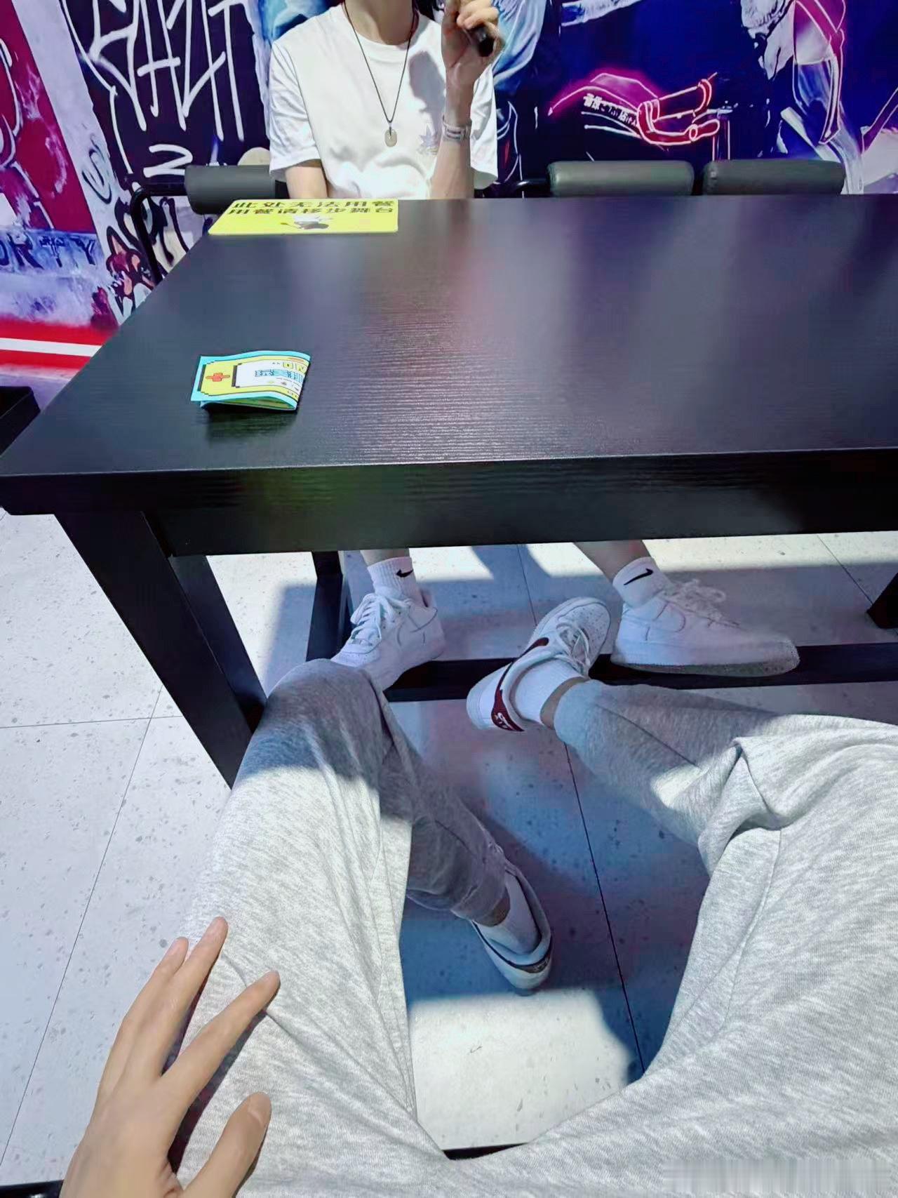 小家伙唱歌给我听