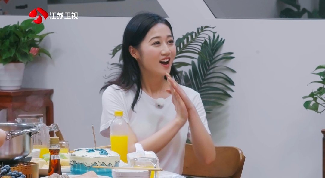 陈妍希语言天赋震惊到我了陈妍希八种语言自由切换 被这段科普片段牢牢吸引！陈妍希掌