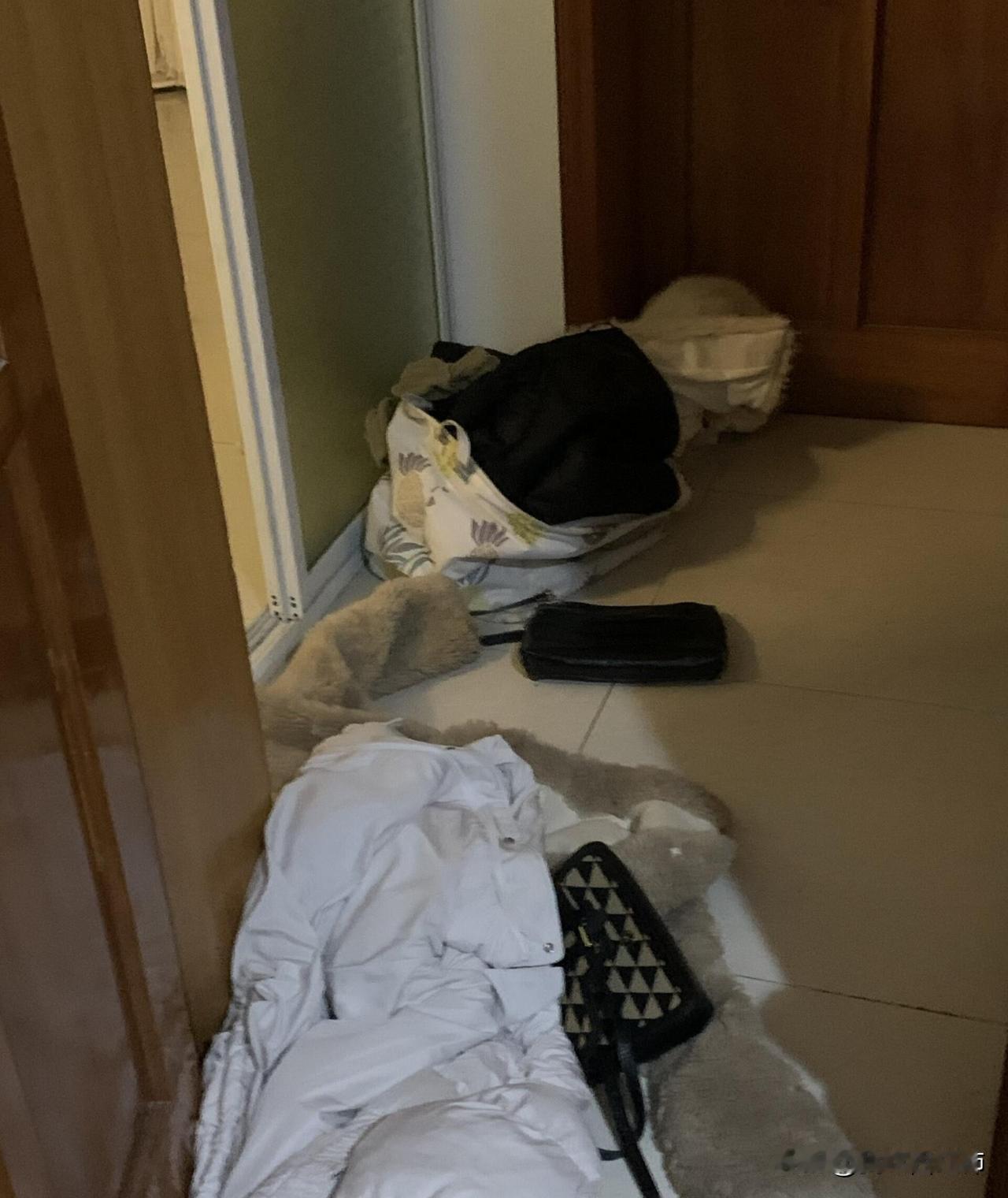 今天初六，和我好朋友约了去街上吃顿晚饭顺便逛街。因为我从除夕到今天之前，都没出门