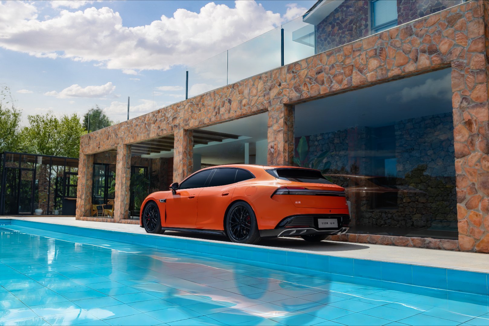 启境GT7把自己定义为“新一代智能猎装”，它想做的不是冰冷的机器，而是懂你的出行