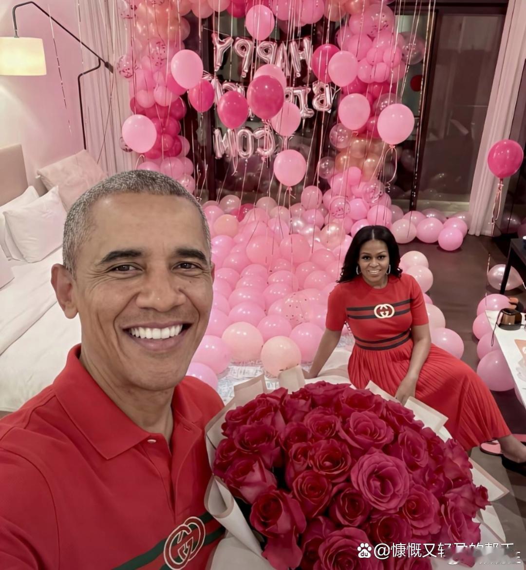 奥巴马跟米歇尔穿情侣装呢 