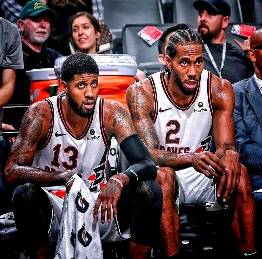 小卡爆砍55分，快船球迷却急着要拆队？

这事儿真有点魔幻。小卡刚打出队史新高的