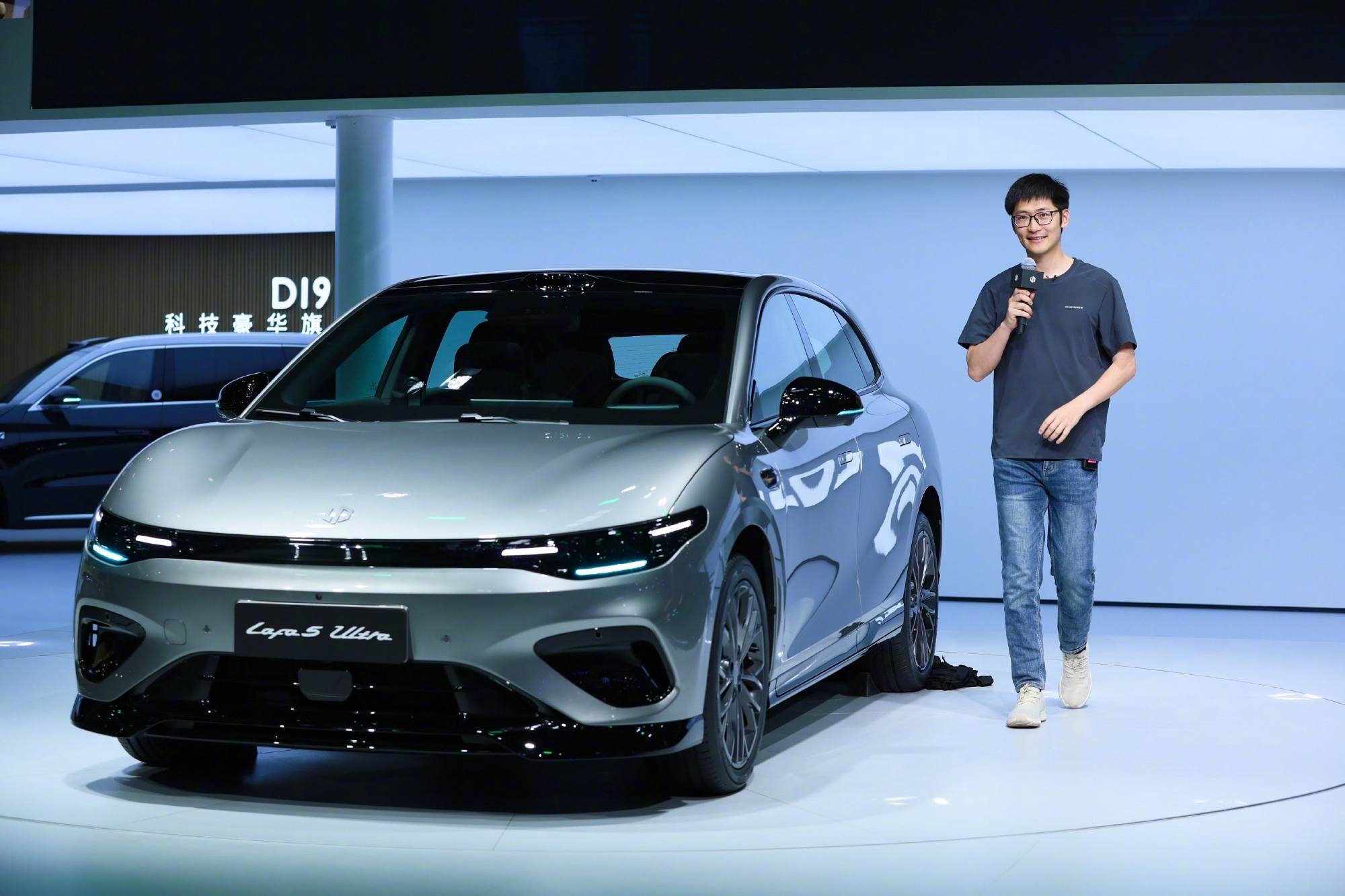 开Lafa5Ultra自己爽就对了 零跑Lafa5 Ultra北京车展正式上市，