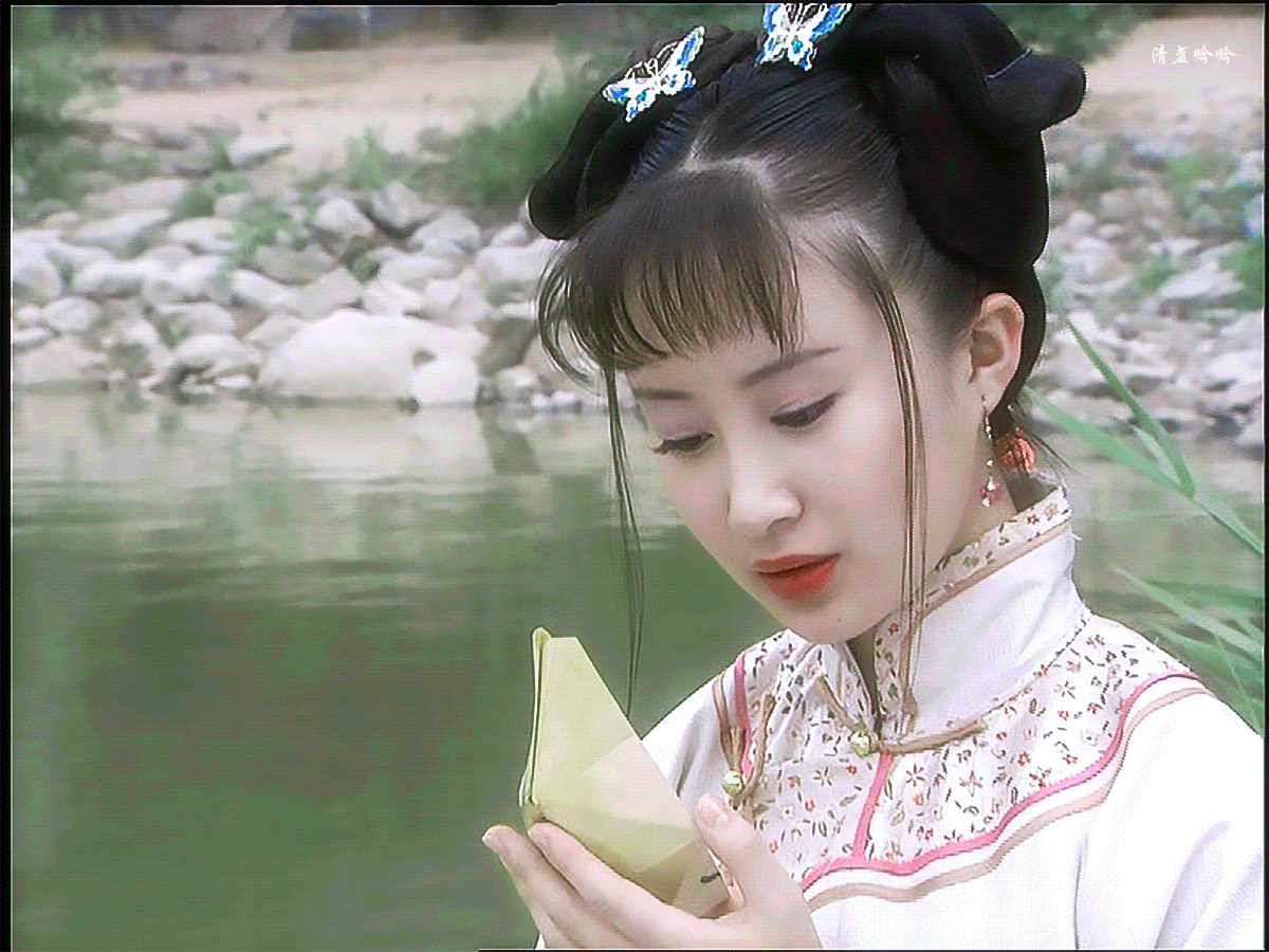 小时候真的以为她是仙女，算是我对美貌感知的最早启蒙。 ​​​