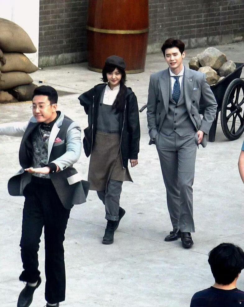 翡翠恋人路透，那个时候李钟硕是没有发福的 中韩是没有限禁的 爽子还是正常的[苦涩