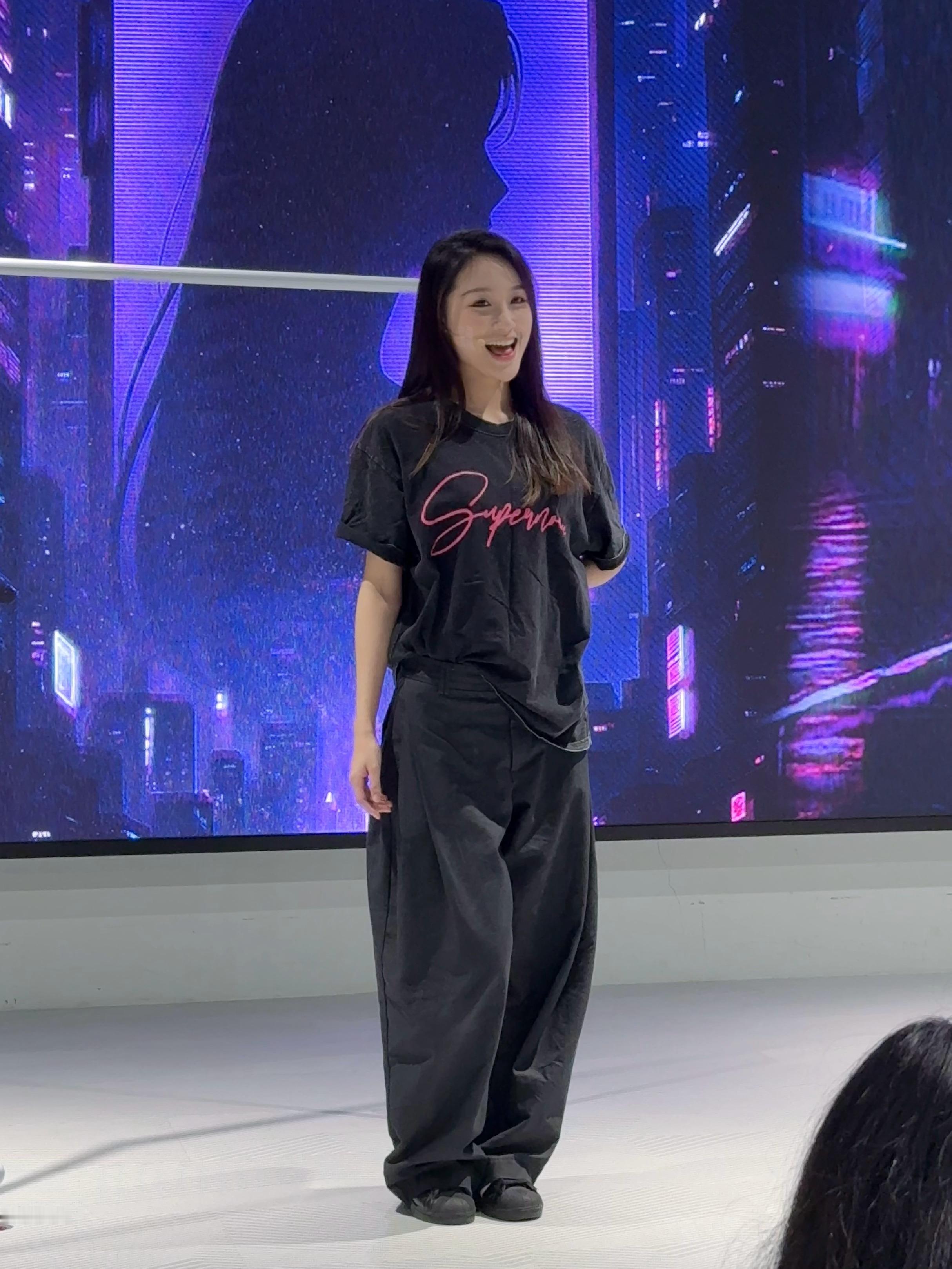 小尝一口造星计划公开排练现场热烘烘的 看得心里燥燥的（嗯！？M1感觉会是进剧场后