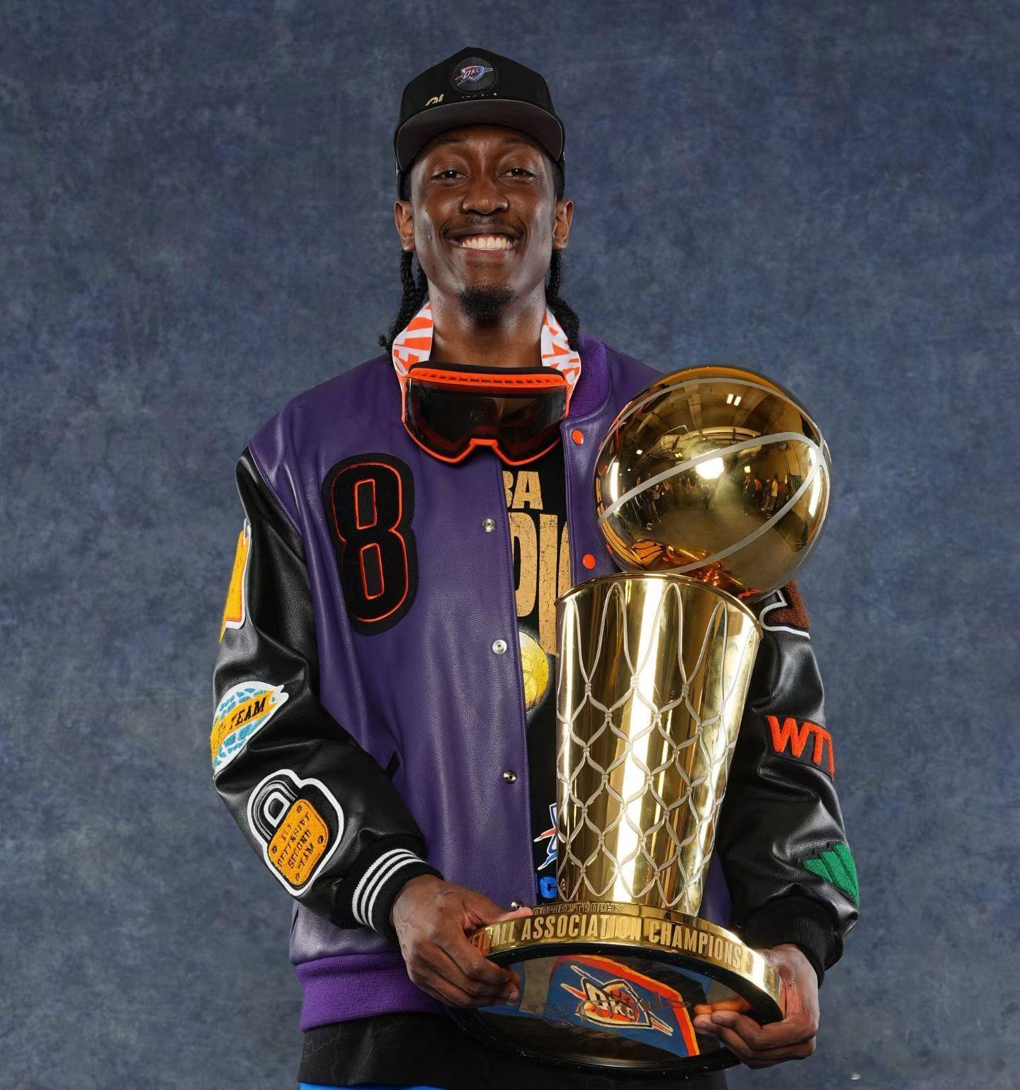 各就各位。希望每场都能送球鞋，最好送16双的那种。雷霆