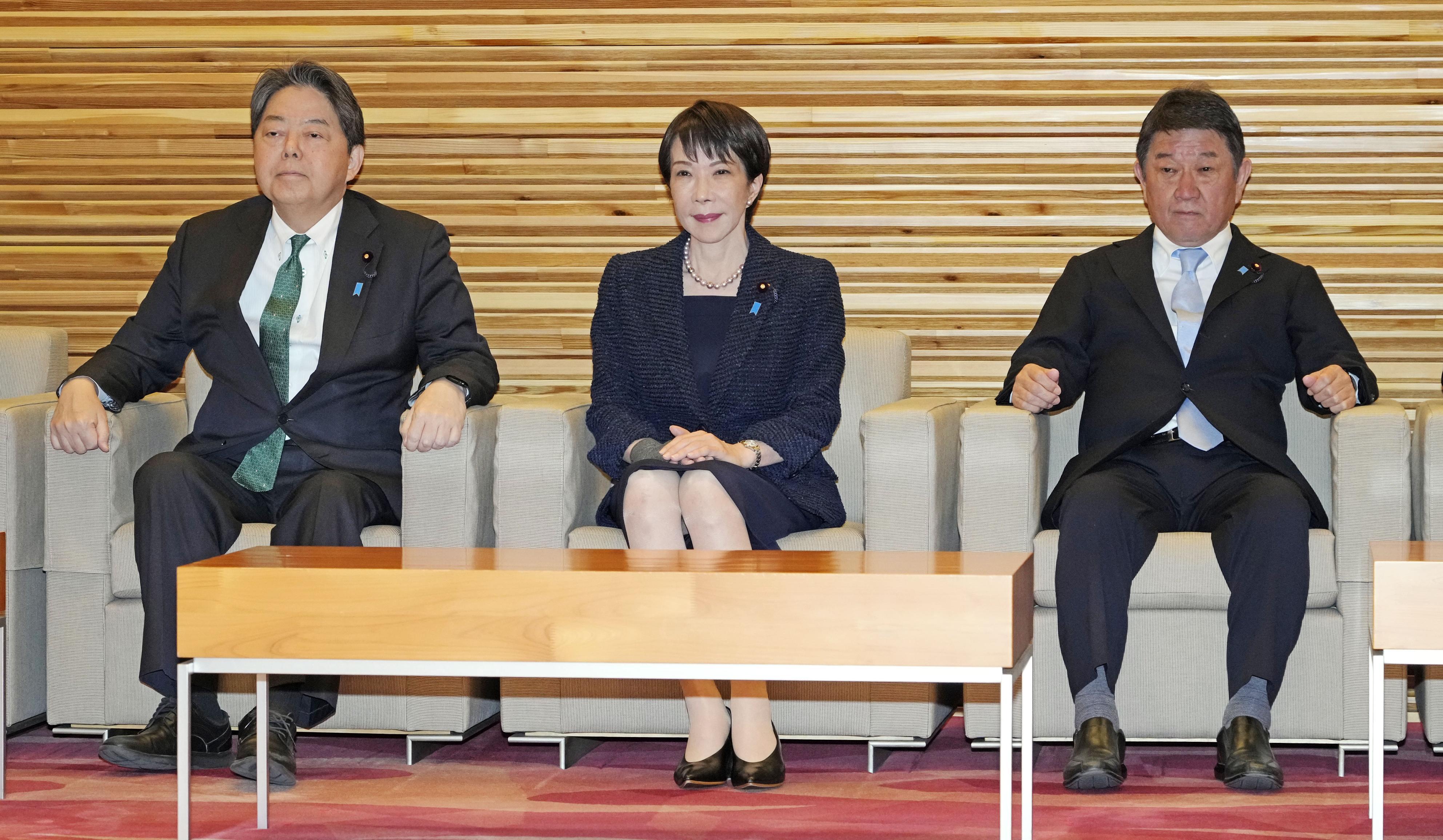 日本内阁通过设立国家情报会议和国家情报局法案，由首相担任负责人，成员包括11名阁