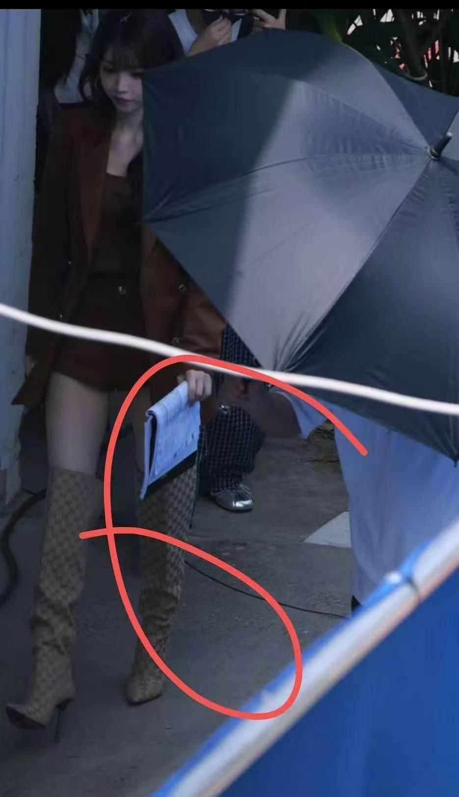 田曦薇西装长靴造型真的好好看啊 ​​​