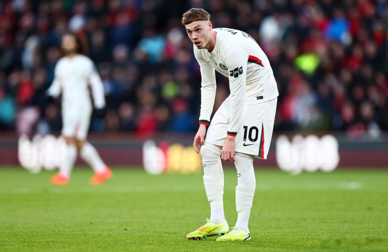 9月21日讯 据知名记者罗马诺报道，帕尔默￼因肌肉轻微受伤退出英格兰队名单。帕尔