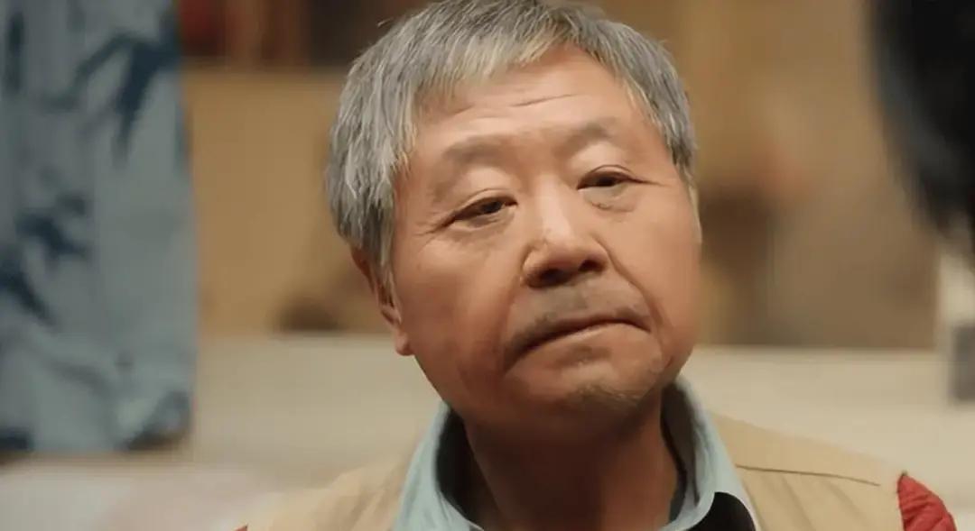 二十岁浑身是劲天天加班都不带喘气的，可偏偏不懂人情世故，净得罪人；等四十岁终于摸