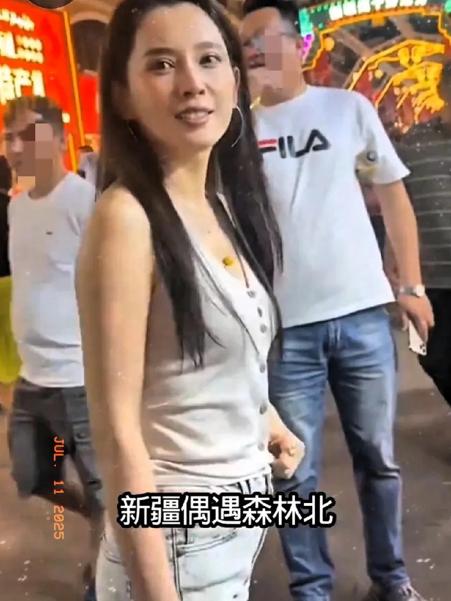 森林北没有美颜滤镜的加持
果然也是很显老了
宁静说得太对了
森林北真的很爱汪峰，