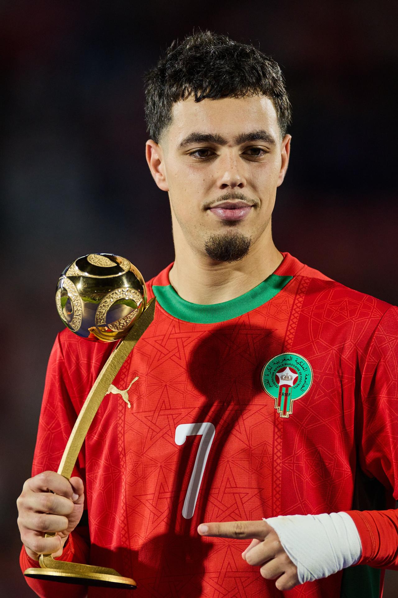 【利物浦曼联看上新妖星】据TEAMtalk的消息，利物浦和曼联都在密切关注沃特福