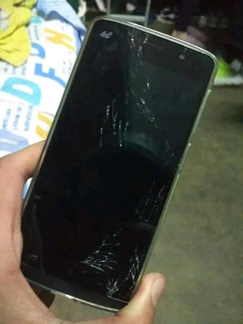 求助广大网友们，对方家长拒不赔偿！！！
孩子的朋友骑着电动车带着孩子，他朋友在路