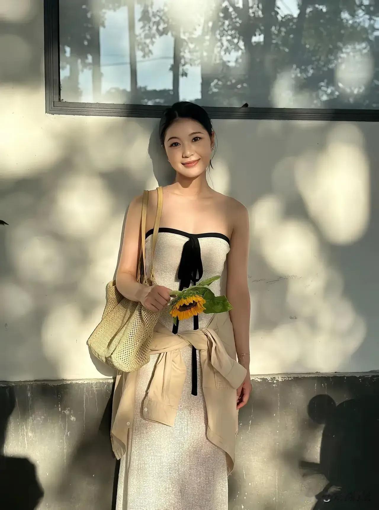 博物馆的走廊，雨后阳光明媚。[烟花][烟花][烟花]舒适美丽穿搭