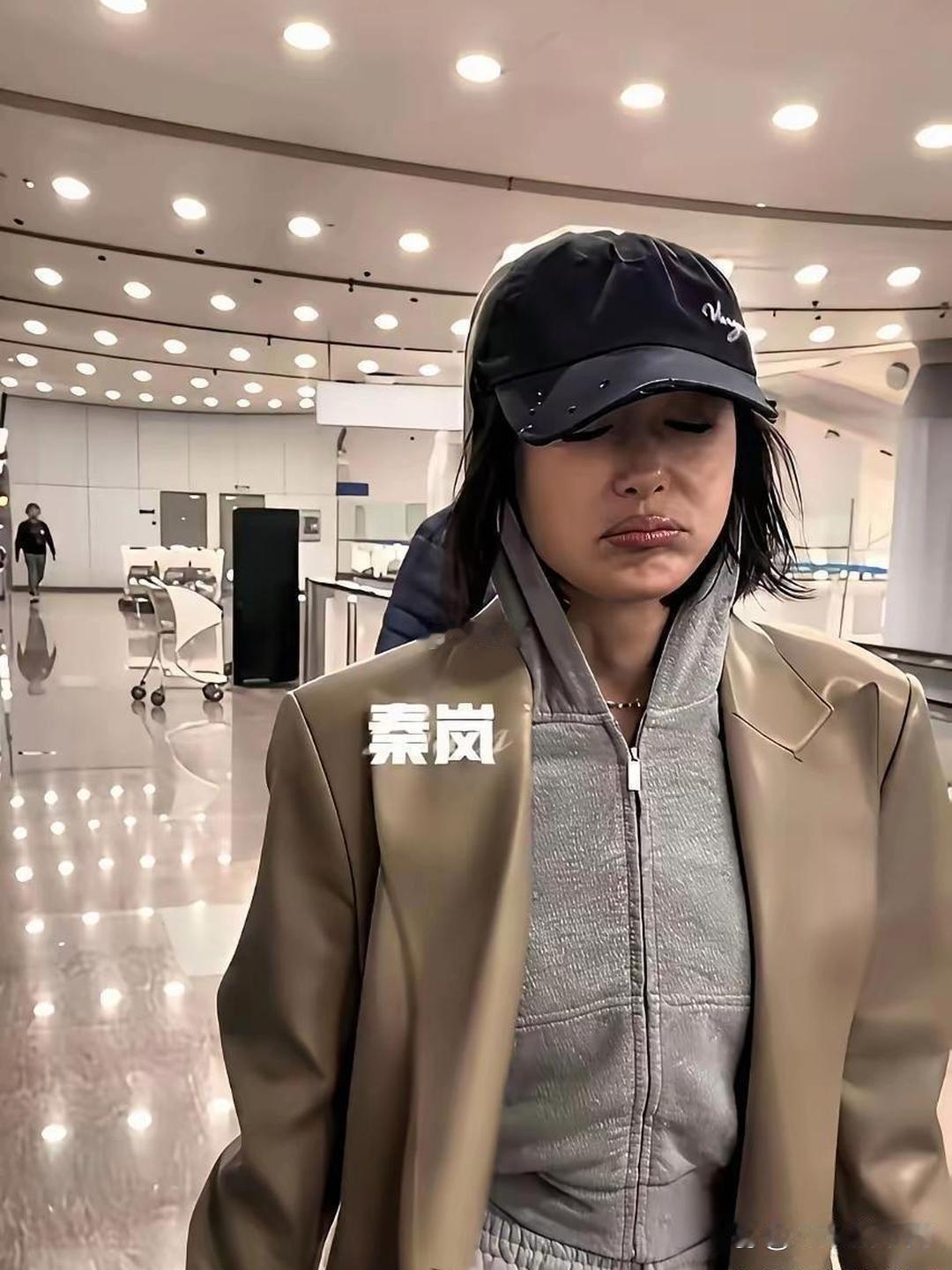 差点没认出来，这是秦岚？怎么成这个样子了分手还是遇到什么事情了嘛 