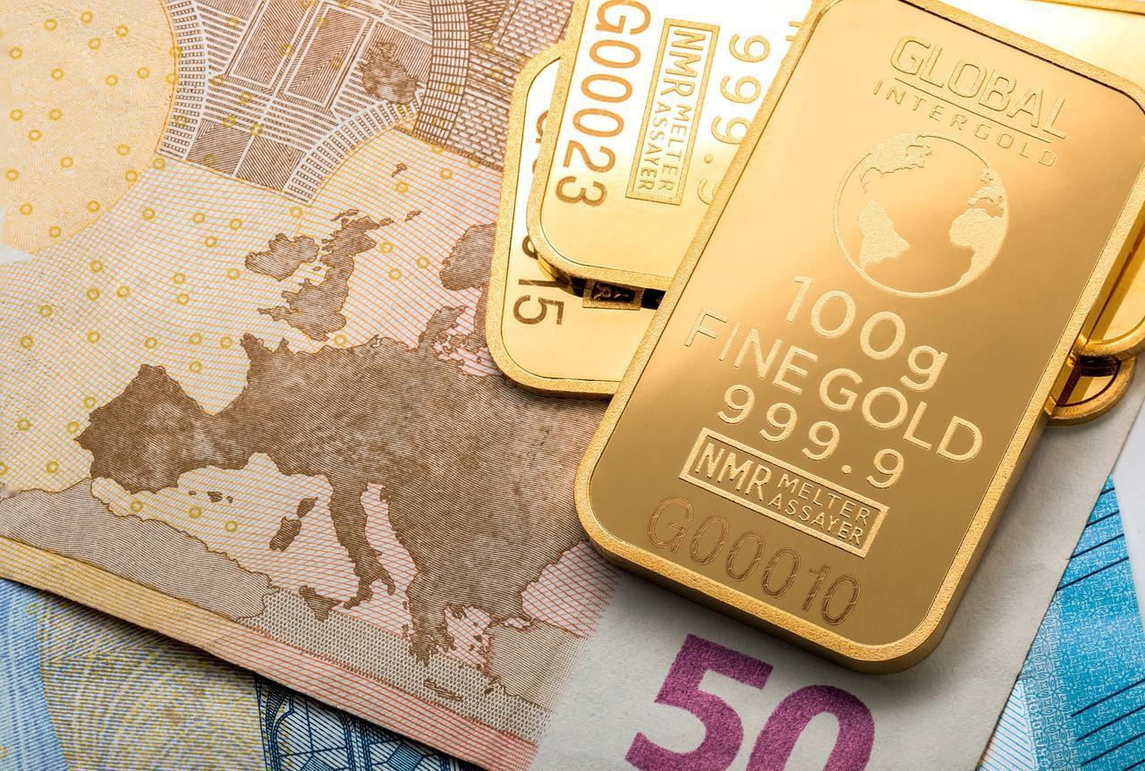 【黄金价格有没有上限】
 
最近黄金市场再次走出强势单边行情，4400美元/盎司