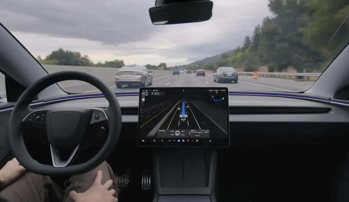 马斯克说要给老车主升级芯片和摄像头
特斯拉在2019年到2023年之间卖出了上百