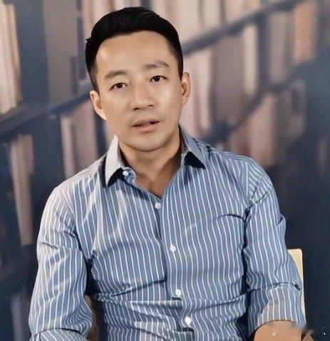 汪小菲这辈子都不可能真正的恨大s！不是因为他有多爱大s，也不是因为大s临终前把一